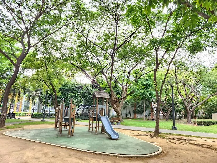 Nice And Cozy Studio Near Greenbelt Makati With Balcony Manila Apartment
